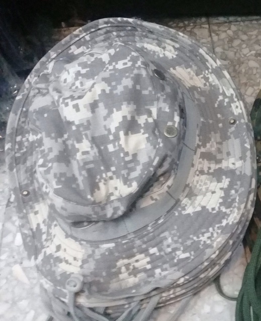 หมวกปีกลายทหาร-หมวกปีกกว้าง