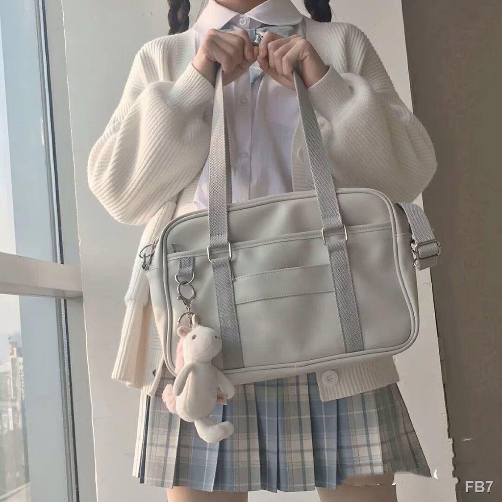 ภาพหน้าปกสินค้าFlyingBird กระเป๋าสะพายข้างญี่ปุ่นต้นฉบับโฮมเมดชุด kj กระเป๋านักเรียนสาวไหล่เดียวกระเป๋าแนวทแยงกระเป๋าลำลองแบบพกพาสองมิ