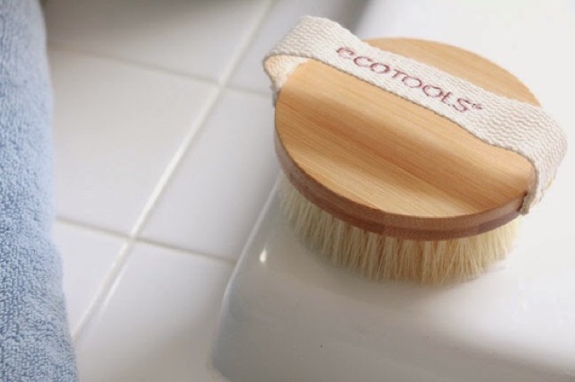 พร้อมส่ง-แปรงขัดสลายเซลลูไลท์-ecotools-dry-brush