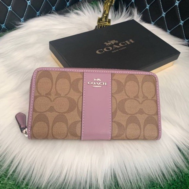 กระเป๋าสตางค์-coach-f54630-accordion-zip-wallet-in-signature-coated-canvas-with-leather-stripe