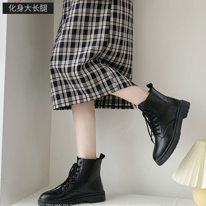 ready-stock-2020-รองเท้าบูทมอเตอร์ไซค์แฟชั่นและหล่อรองเท้าบูทสั้นบวกกำมะหยี่หนานักเรียนหญิงเกาหลีรองเท้าส้นเตี้ยมาร์ต