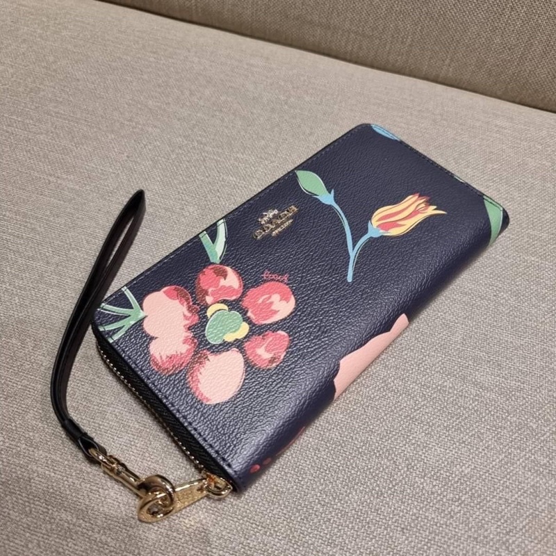 coach-c8694-long-zip-around-wallet-with-dreamy-land-floral-print