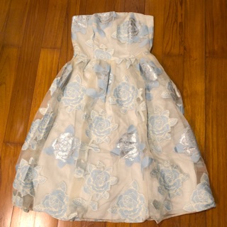 Miss Selfridge size UK10(M) สวยม๊าาาก ชุดราตรี งานดีผ้าเลิศ ชุดไปงาน สีฟ้าอ่อน (แสงไฟส้มค่ะ)