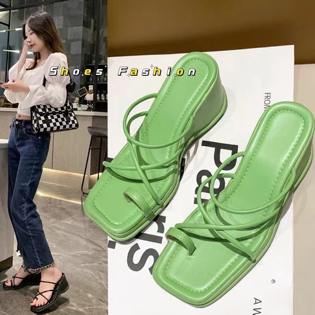 ภาพหน้าปกสินค้าพร้อมส่งจากไทย รุ่นใหม่ TX332 รองเท้าแตะส้นตึกสำหรับผู้หญิง รองเท้าแตะส้นเตารีดสตรีสไตล์เกาหลี