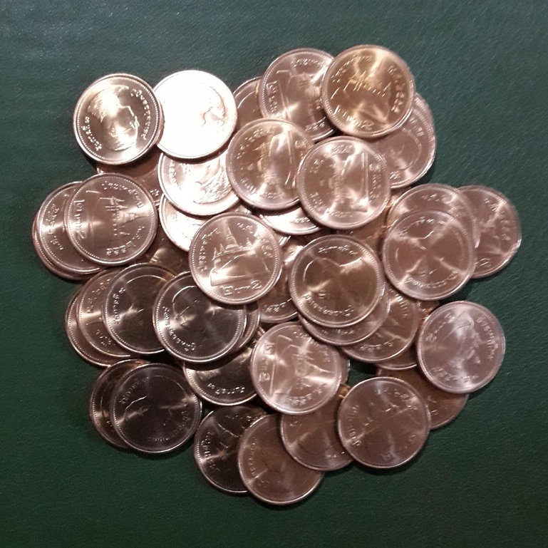 เหรียญ-2-บาท-สีทอง-ปี-พ-ศ-2555-ไม่ผ่านใช้-unc-พร้อมตลับ-ตัวติดอันดับที่-10