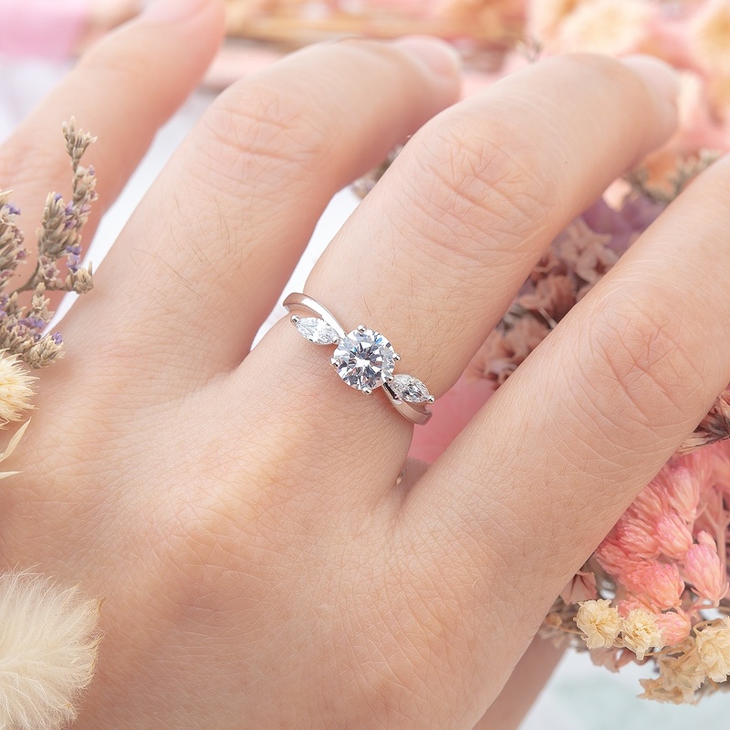 แหวนเพชร-แหวนหมั้น-แหวนแต่งงาน-เพชรcz-สวยหรูดูดี-พร้อมส่ง