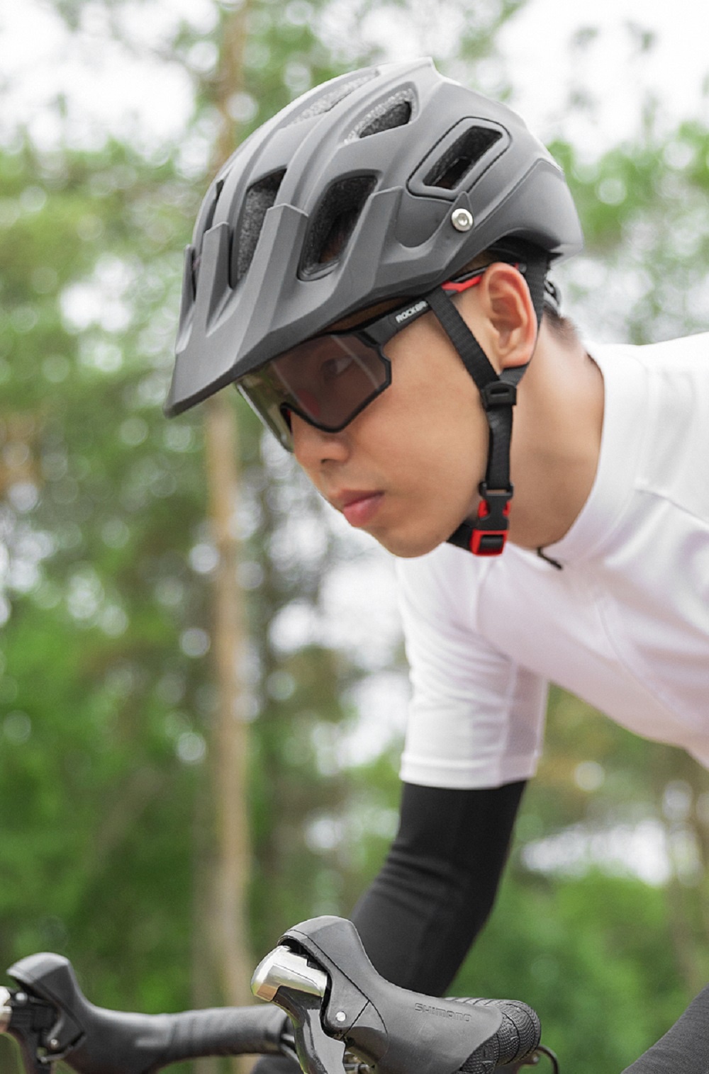 ลองดูภาพสินค้า ROCKBROS แว่นตากันแดดสำหรับใส่ปั่นจักรยาน ออกกำลังกายกลางแจ้งป้องกันแสงแดดจ้า