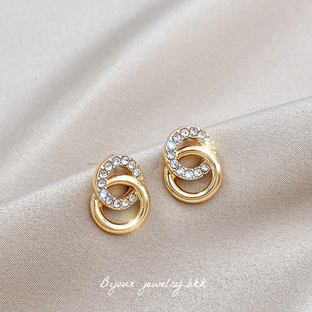 ต่างหูสีทอง-ประดับเพชร-interlink-earring-s925