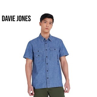 DAVIE JONES เสื้อเชิ้ตยีนส์ ผู้ชาย แขนสั้น สีฟ้า Short Sleeve Denim Shirt in light blue SH0091LB