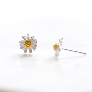 cchershop : silver925 ต่างหูเงินแท้ ต่างหูเดซี่ เงินแท้ daisy earring ต่างหูแบบเสียบลาดอกไม้