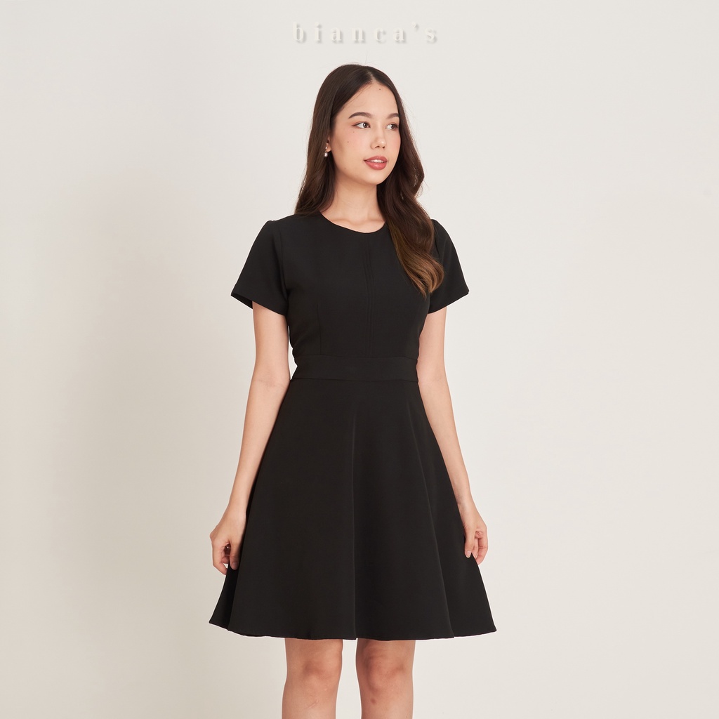 เดรสคอกลมแขนสั้นทรงกระโปรงบานรุ่น-skater-dress