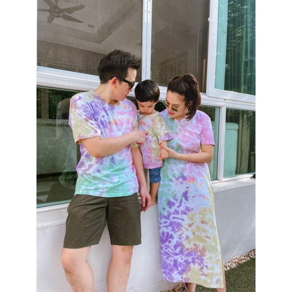 ชุดครอบครัวมัดย้อมสีพาสเทล-happy-family-tie-dye-set