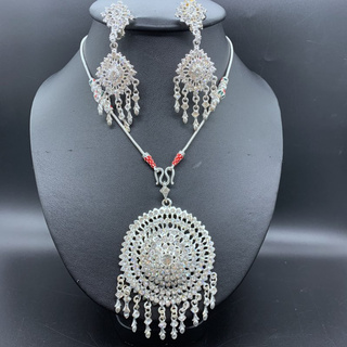 Thai jewellery ชุดเครื่องประดับสตรีไทย สร้อยคอเงินประดับด้วยคริสตัล jewelry set