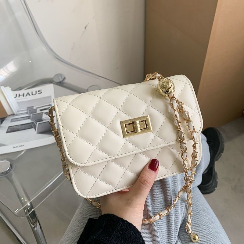 กระเป๋าสะพายข้างสีขาว-mini-bag