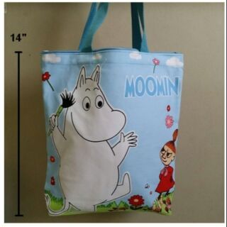 กระเป๋าสะพาย ผ้า ลาย มูมิน Moomin ด้านบนมีซิบค่ะ ขนาด 13.5x14 นิ้ว