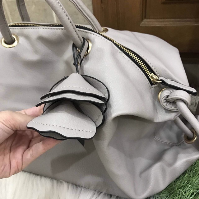 แท้-zara-soft-leather-bag-with-flower-keychain