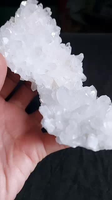 ผลึกควอตซ์แบบพุ่ม-quartz-cluster-หรือ-flower-quartz