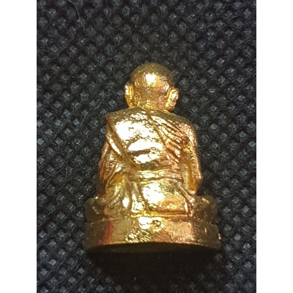 รูปหล่อเนื้อเปียกทองคำของหลวงปู่ทิมวัดละหารไร่จังหวัดระยองปี-2518