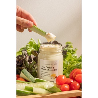 ภาพหน้าปกสินค้าSour Cream & Onion Cheese Dip ชีสดิปรสซาวครีมหัวหอม 220 กรัม ซึ่งคุณอาจชอบสินค้านี้