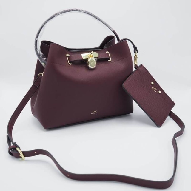 แท้-back-in-stock-lyn-thanya-bag-รอบนี้มีสีใหม่มาเพิ่มค่า-กระเป๋าหนัง-saffiano-สวยห