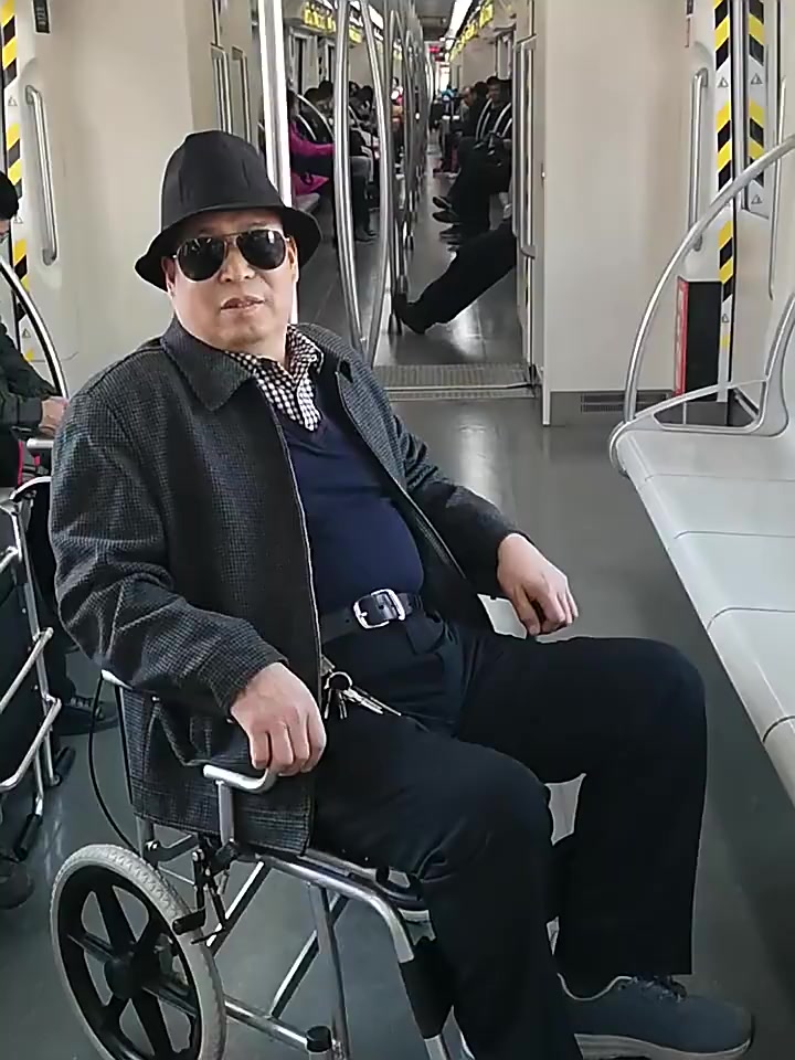 ไม้เท้าผู้สูงอายุ-วีลแชร์-รถเข็นผู้สูงอายุ-รถเข็นพับได้ผู้สูงอายุ-wheelchair-พับได้