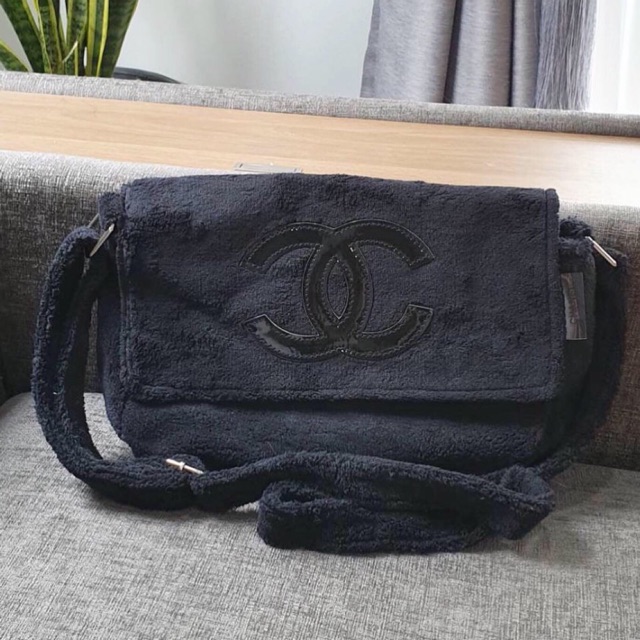 VIP Gift แท้💯 กระเป๋า Chanel Vintage precision Messenger bag