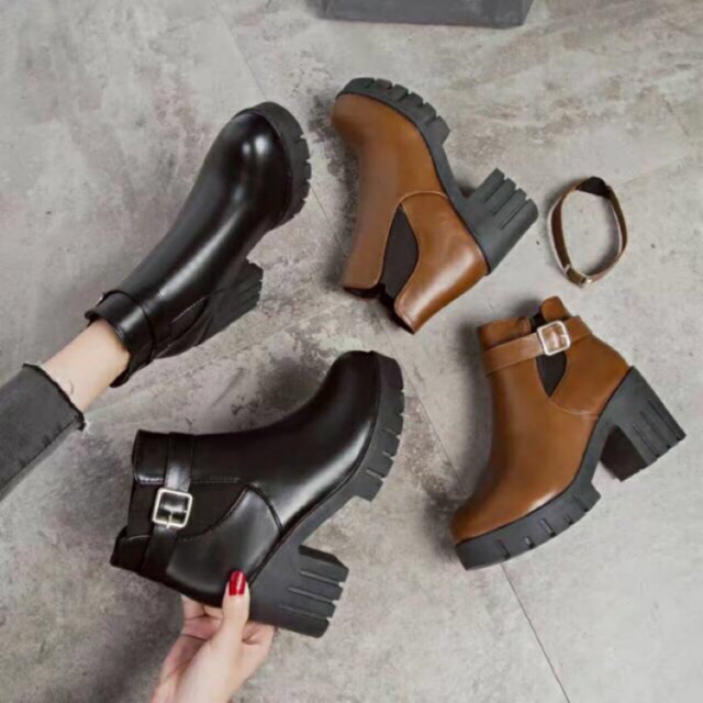 ราคาและรีวิวรองเท้าบูทส้นสูง สูง 7.5 cm 518 (Chelsea Boots)รองเท้าบูทเกาหลี รองเท้าทรงมาร์ติน รองเท้าบูทหนังส้นสูง ขาเรียวยาว