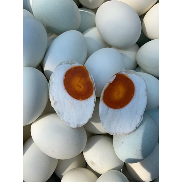 ภาพสินค้าไข่เค็ม​ ต้มสุก​ ไข่ขาวเค็มพอดี​ สูตรแม่แมว​ ตราน้องไข่เข้ม จากร้าน wiroon_kaikem บน Shopee ภาพที่ 1