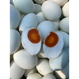 ภาพขนาดย่อของภาพหน้าปกสินค้าไข่เค็ม​ ต้มสุก​ ไข่ขาวเค็มพอดี​ สูตรแม่แมว​ ตราน้องไข่เข้ม จากร้าน wiroon_kaikem บน Shopee ภาพที่ 1