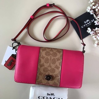 (ผ่อน0%) กระเป๋าสะพายข้าง Coach 76368  COACH DINKY WITH SIGNATURE CANVAS BLOCKING ลายซี สีชมพู งานshop