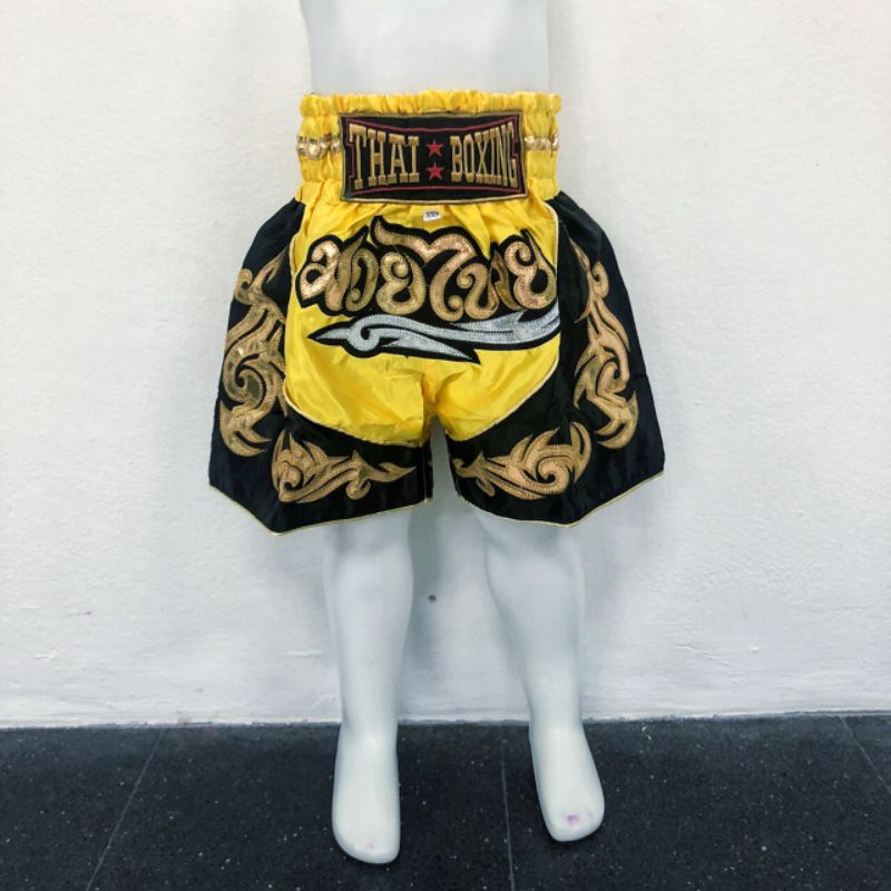 ภาพสินค้ากางเกงมวย กางเกงมวยไทย ของเด็ก ผ้าซาติน ปักอักษรสีทอง (Thai boxing) จากร้าน gale_june บน Shopee ภาพที่ 3