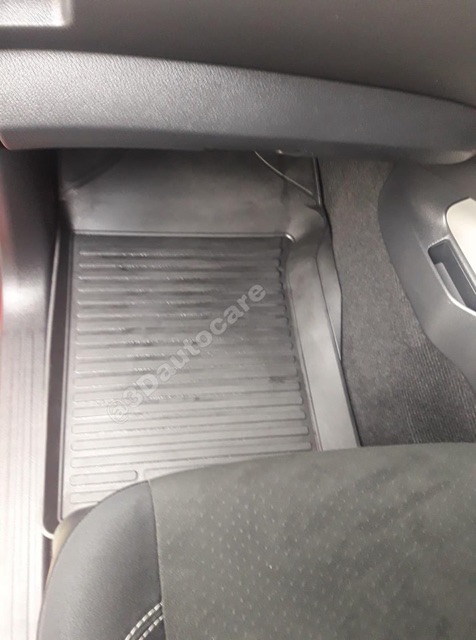 ผ้ายางปูพื้น-ยกขอบ-เข้ารูป-ตรงรุ่น-nissan-navara-np300-4ประตู-2014-2020-ขนส่ง-1-3วันถึง-พรมยางเข้ารูป-ถาดยางปูพื้น