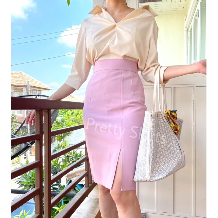 ภาพหน้าปกสินค้ากระโปรงเอวสูงขอบใหญ่ผ่าหน้า ยาว 24 นิ้ว จากร้าน pretty.skirts บน Shopee