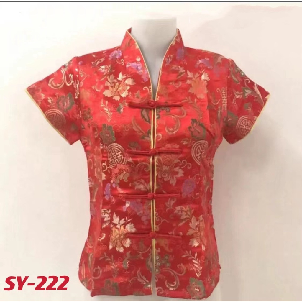 ภาพหน้าปกสินค้ามีสามแบบเสื้อสตรีคอจีนลายดอกเห้อสตรีคอจยดอกเหมย (S-3XL) สำหรับเทศกาลตรุษจีน จากร้าน commodity.city5528 บน Shopee