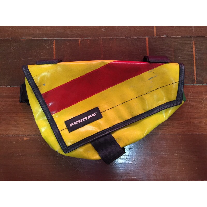 FREITAG KNIGHT Rider F31 RARE RED × BLUE × WHITEMessenger