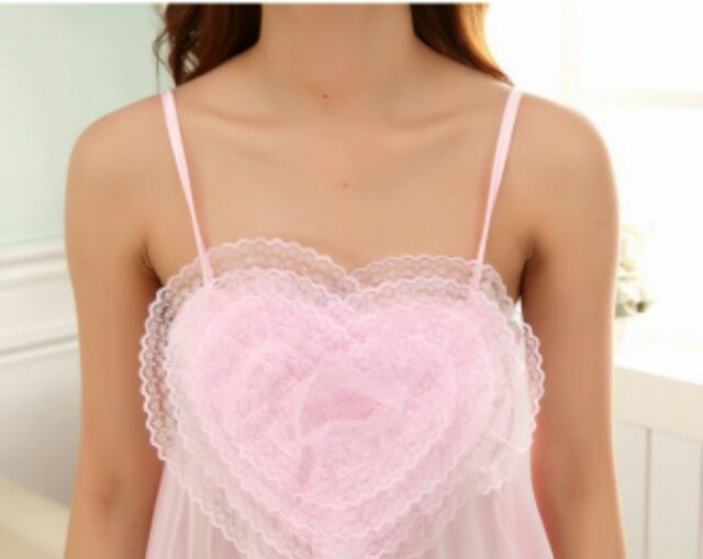 ชุดนอนผ้ามันสีชมพูอ่อน-หวานๆรับวาเลนไทน์แต่งลูกไม้รูปหัวใจตรงอก-น่ารักจุง