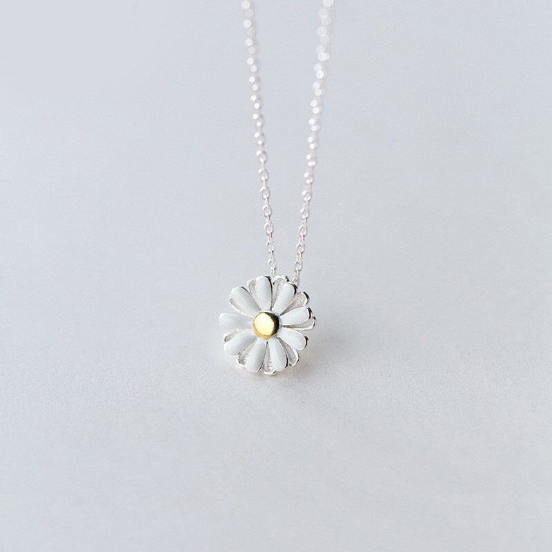 earika-earrings-white-cutter-necklace-สร้อยคอเงินแท้จี้ดอกคัตเตอร์-s92-5