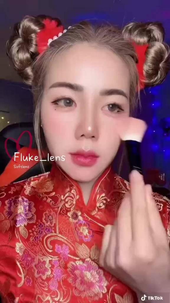 คอนแทคเลนส์-prod-gray-lovelylens-ขนาดมินิพอดีตา-สีประกายธรรมชาติ