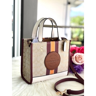 (ผ่อน0%) กระเป๋าสะพายข้สง Dempsey Tote 22 In Signature Jacquard With Stripe And Coach Patch C7083 ลายซีสีครีม