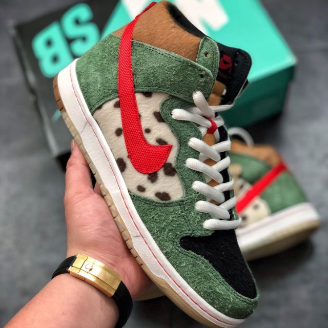 Sb dunk high walk cheap the dog