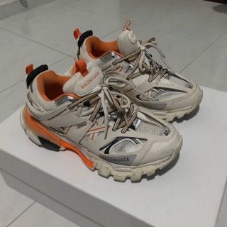 Used like new สภาพดี Balenciaga Track สีส้ม-ขาว