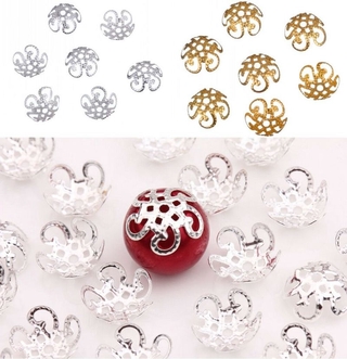 ภาพขนาดย่อของภาพหน้าปกสินค้าFiligree Hollow Flower ลูกปัดโลหะ 200 ชิ้น จากร้าน boomcaca.th บน Shopee