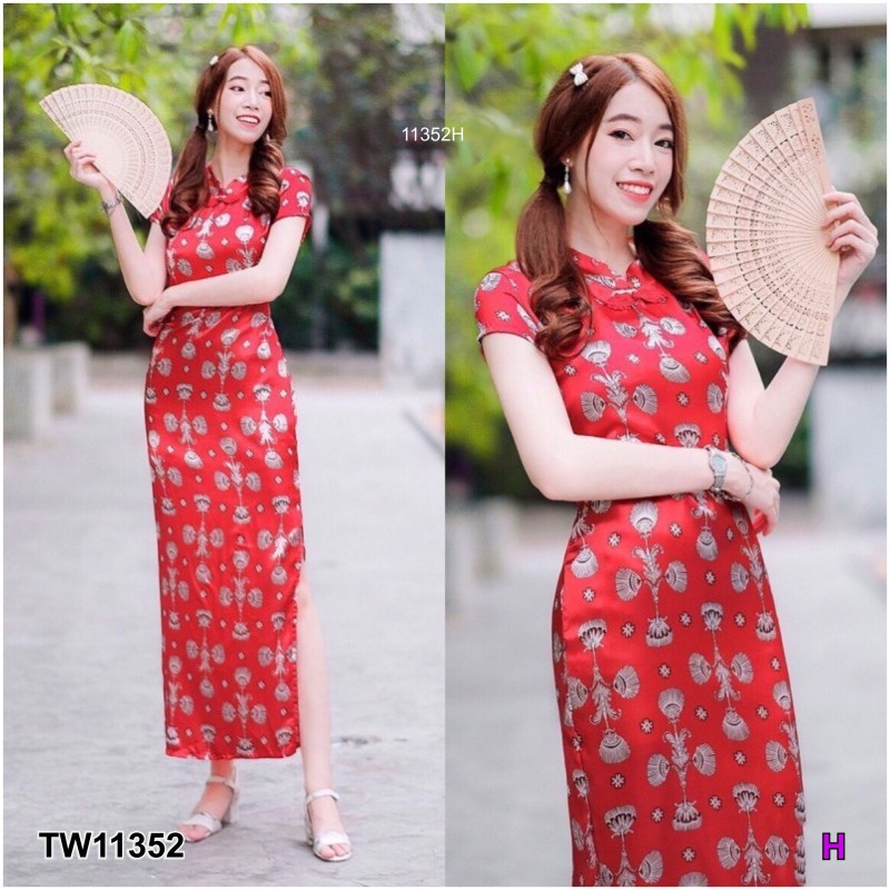 tw11352-เดรสกี่เพ้ายาวลายพัด-รายละเอียดสินค้า-maxi-dress-เดรสกี่เพ้ายาวลายขนนกแขนสั้น-ติดกระดุมจีน