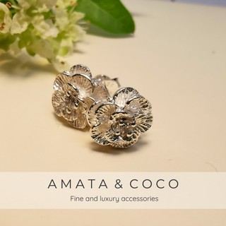 Amata & CoCo ต่างหูเงินแบบหมุด ACKE447 รูปทรงดอกพลับพลึง