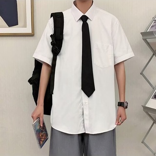 ภาพหน้าปกสินค้าเสื้อเชิ้ตแขนสั้น สีขาว แบบเรียบง่าย สไตล์ญี่ปุ่น และฮ่องกง แฟชั่นฤดูร้อน สําหรับผู้ชาย ที่เกี่ยวข้อง