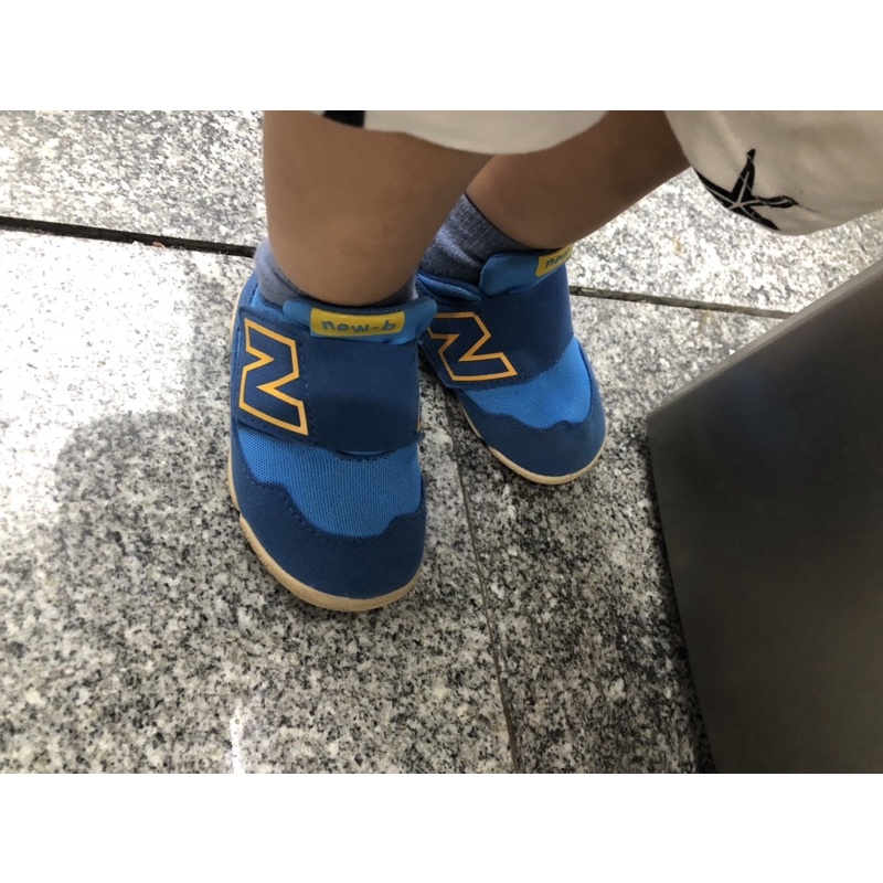 รองเท้าเด็ก-new-balance-มือสองของแท้