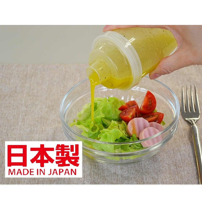 ภาพหน้าปกสินค้าแก้วทำน้ำสลัด เพียงแค่เขย่าก็สามารถทำน้ำสลัดได้ด้วยตัวเองง่ายๆ Made in Japan
