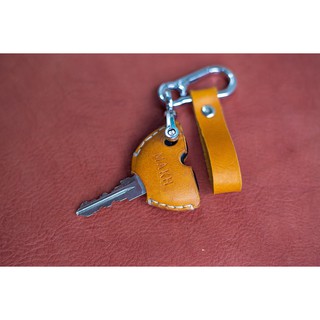 พวงกุญแจหนัง พวงกุญแจรถเวสป้า vespa keychain หนังอิตาลี่ หนังฟอกฝาด ตอกชื่อส่วนตัว