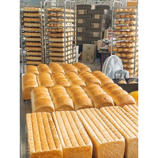 ภาพขนาดย่อของภาพหน้าปกสินค้าขนมปังกระโหลก buttermrilk สูตรเนยสดนุ่มสุดๆ โอเพ่นท๊อป น้ำหนัก 800 กรัม 1 คำสั่งซื้อไม่เกิน 8 แพนะคะ จากร้าน messy_bake บน Shopee