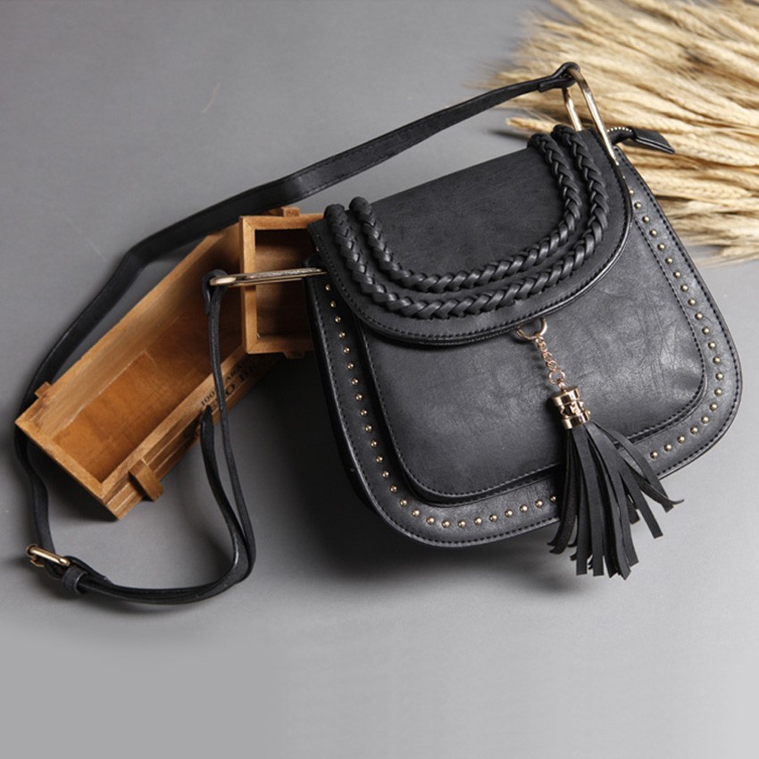 กระเป๋าสะพายแฟชั่น-รุ่น-vintage-saddle-black